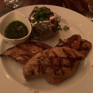 pollo con chimichurri y papa asada