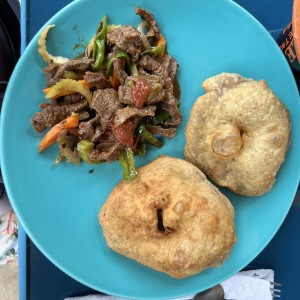 Bistec picado con hojaldre 
