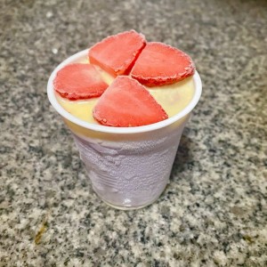 Duro de Fresas con Fresas y Leche Condensada