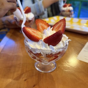 FRESAS CON CREMA