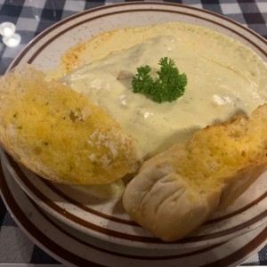 Lasagna de carne con salsa blanca