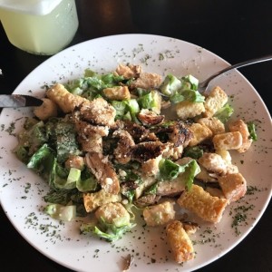 ensalada cesar con pollo