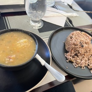 Sopa de res con arroz con guandu 