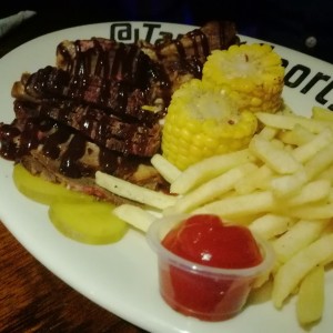 Bandeja Brisket y Costilla