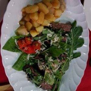 Tagliata de Carne con Rucola