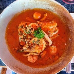 Corvina en Salsa De Mariscos