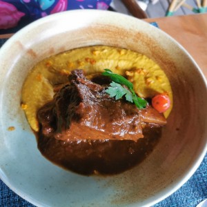 Asado de Tira con Tamal de Olla