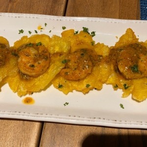 Patacones con camarones - entrada