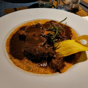 costilla con tamal de olla 