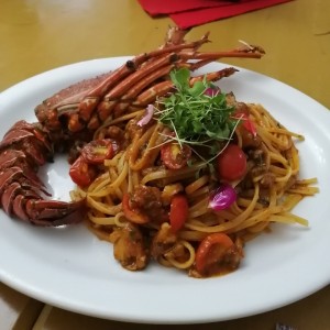 Linguini con langosta 