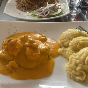 corvilla rellena con camarones