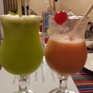 Limonada con menta y licuado frutas