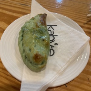 Empanada de espinaca y queso gouda