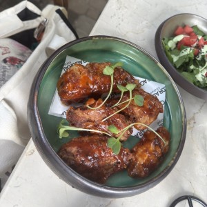 Alitas o deditos de pollo