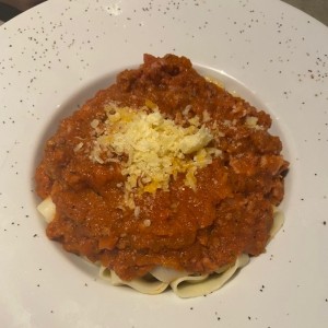 Fetuccini a la Bolognese