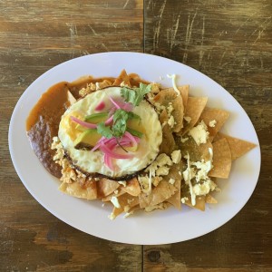 DESAYUNOS/BREAKFASTS - Chilaquiles