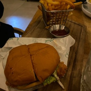 Crispy chicken burger