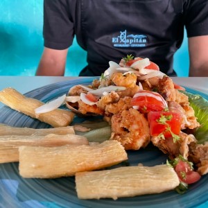 Chicharron de mariscos mixtos