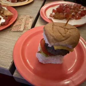 Hamburguesa de Res con Queso