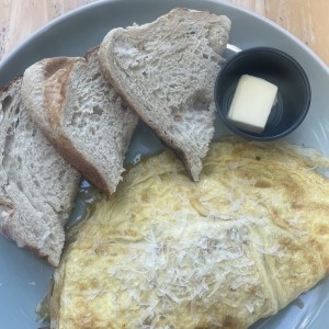 Omelette de Chorizo y Vegetales con Pan de la casa