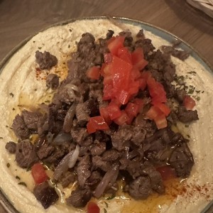 Hummus con carne