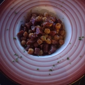 ENTRADAS-APPETIZERS - Garbanzos con Chorizo