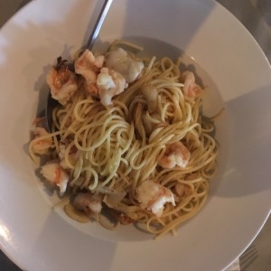 spaguetti con langostinos al ajillo