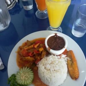 Arroz con puerco y tajada