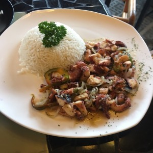 pulpo al ajillo