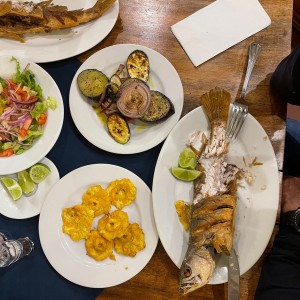 PLATOS FUERTES - PARGO/CORVINA FRITA