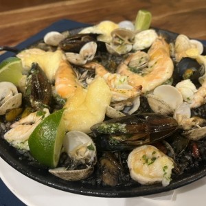 PLATOS FUERTES - ARROZ NEGRO