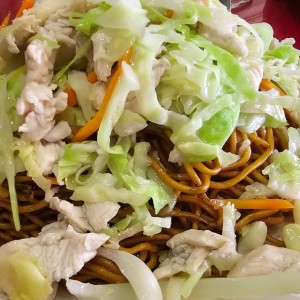 Chowmein de pollo 