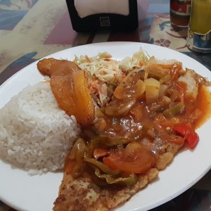 Filete de pescado al ajillo