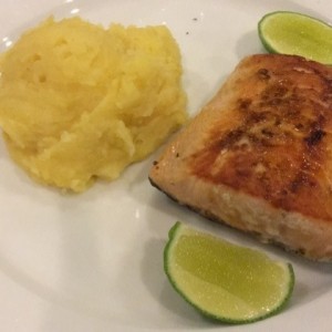 salmon fresco con pure