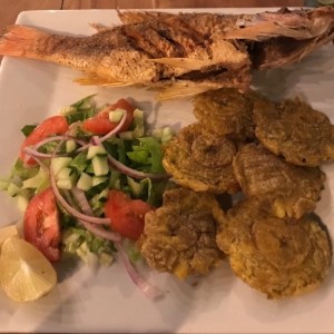 Pescado con patacones