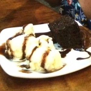 brownie con helado