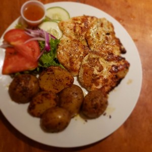 Pechuga de pollo con papas salteadas ?