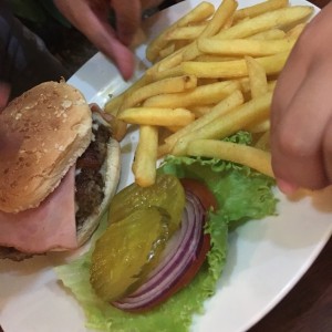 Hamburguesa con papas