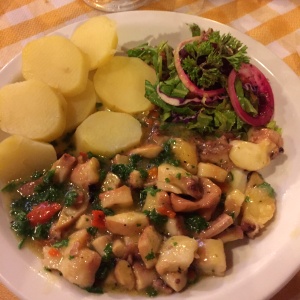 Pulpo al ajillo