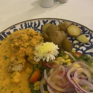FILETE DE MERO EN SALSA DE CAMARONES