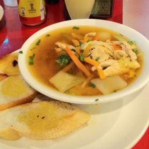 Sopa de pollo