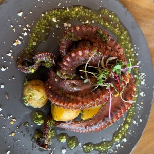 Pulpo a la brasa