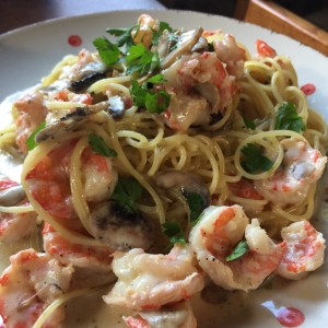 fettuccini del chef (reemplazado con camarones porque se acabo las langostas)