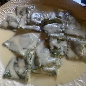 Ravioli de ricotta y espinaca