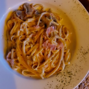 fetuccini en salsa alfredo