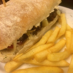 Ciabatta con Filete de Res