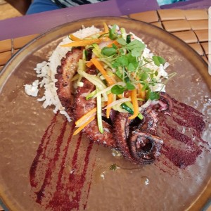 Pulpo en salsa de coco