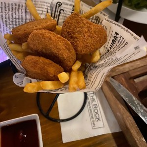 Nuggets de Pescado con Papitas