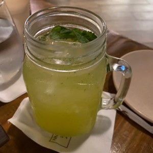 Limonda con Hierba Buena