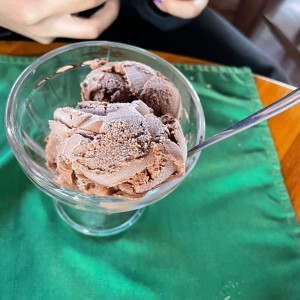 helado de chocolate  